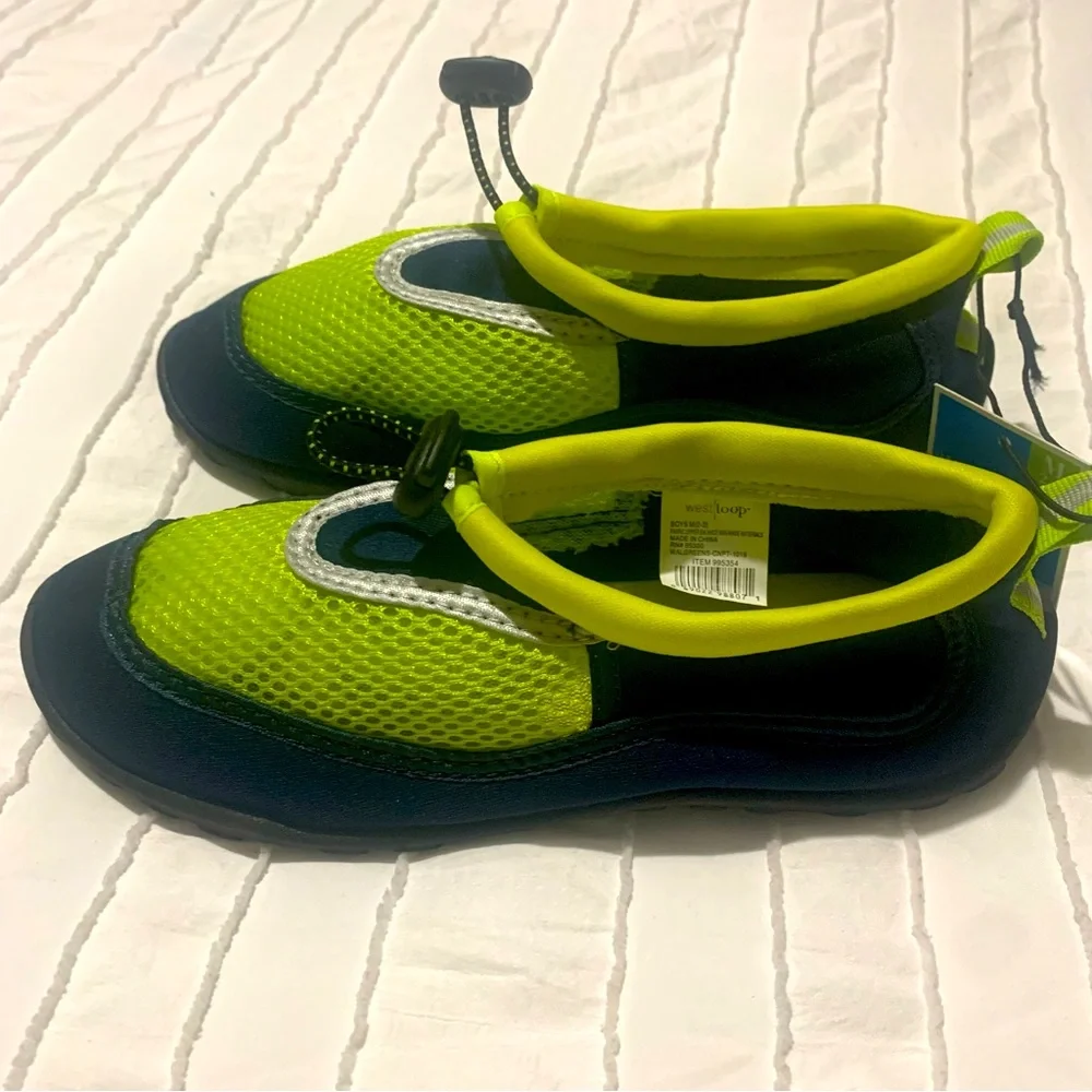 West Loop Boys Water Shoe Size M(2/3)